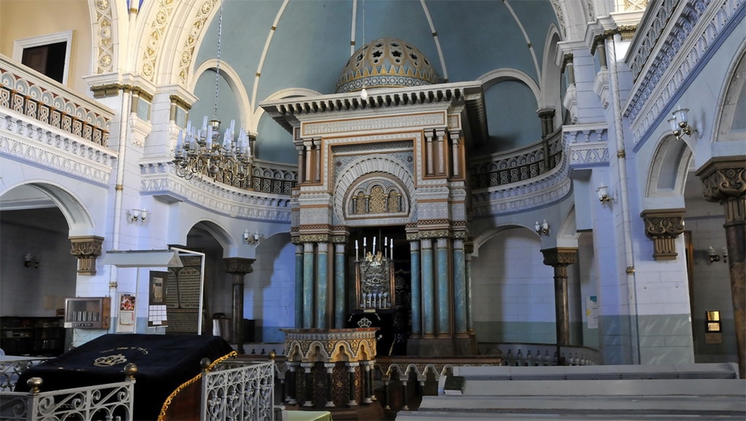 The interior of the Choral Synagogue in Vilnius, Lithuania (Wikimedia Commons)