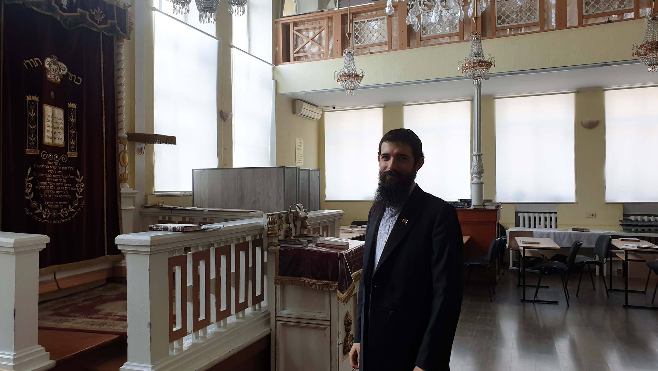 Rabbi Shmuel Zalmanov at the Alte Shul Synagogue on Chisinau, Moldova on Aug. 23, 2019. (Cnaan Liphshiz)