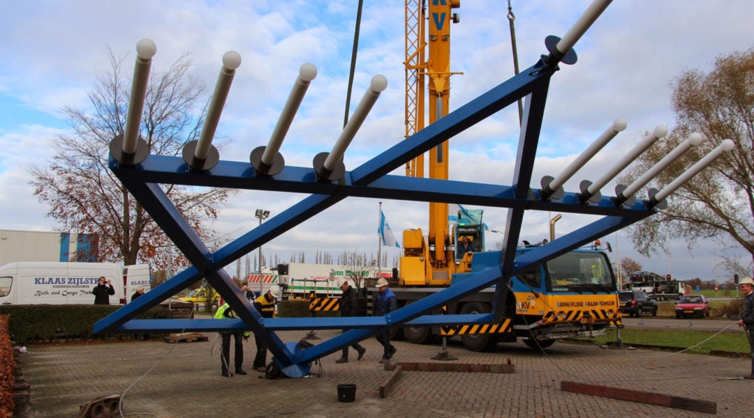 The Christians for Israel menorah being mounted in Nijkerk near Amsterdam on Nov. 25, 2013. (Sara van Oordt, Christians for Israel)