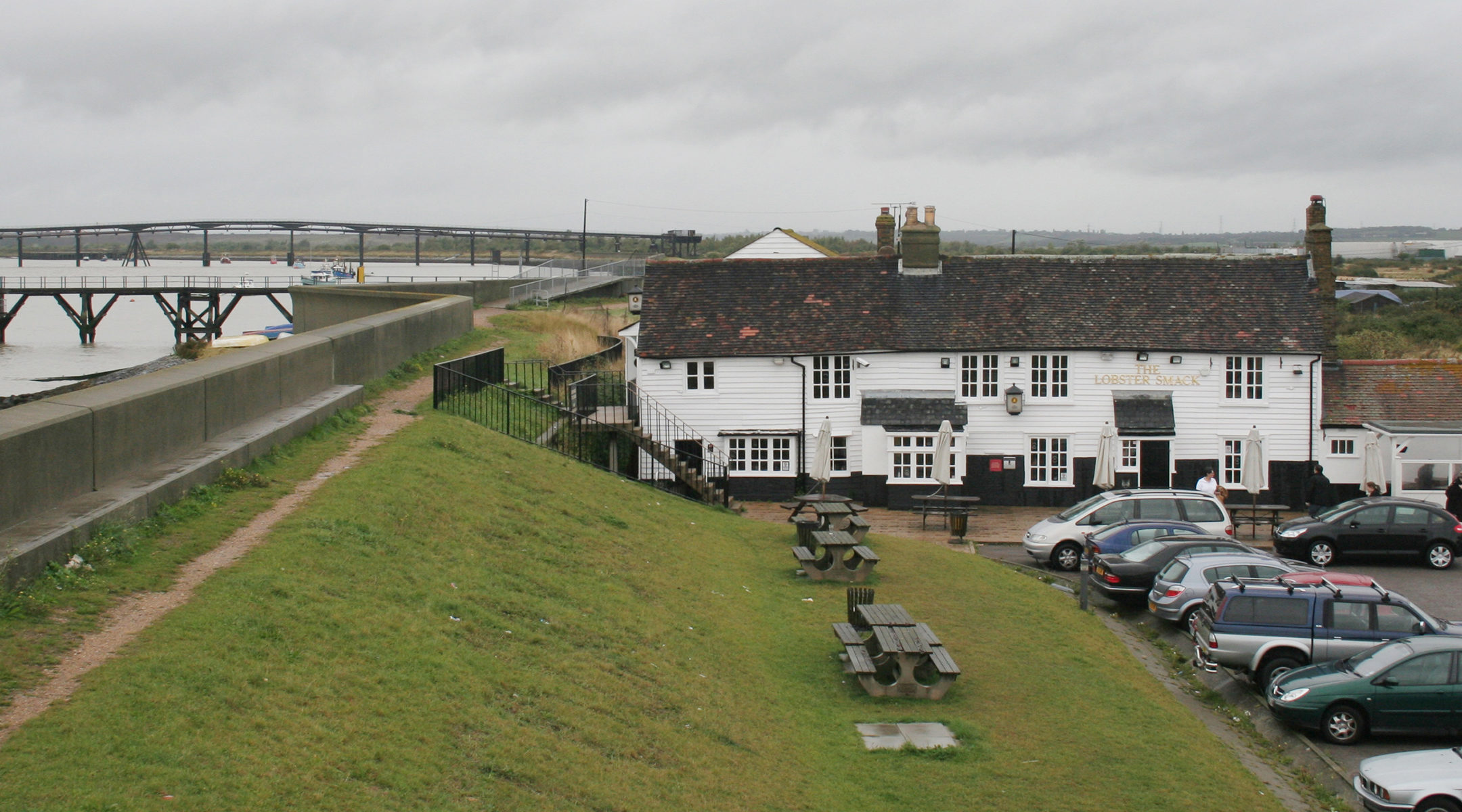 A restaurant in Canvery Island, the United Kingdom (Wikimedia Commons)