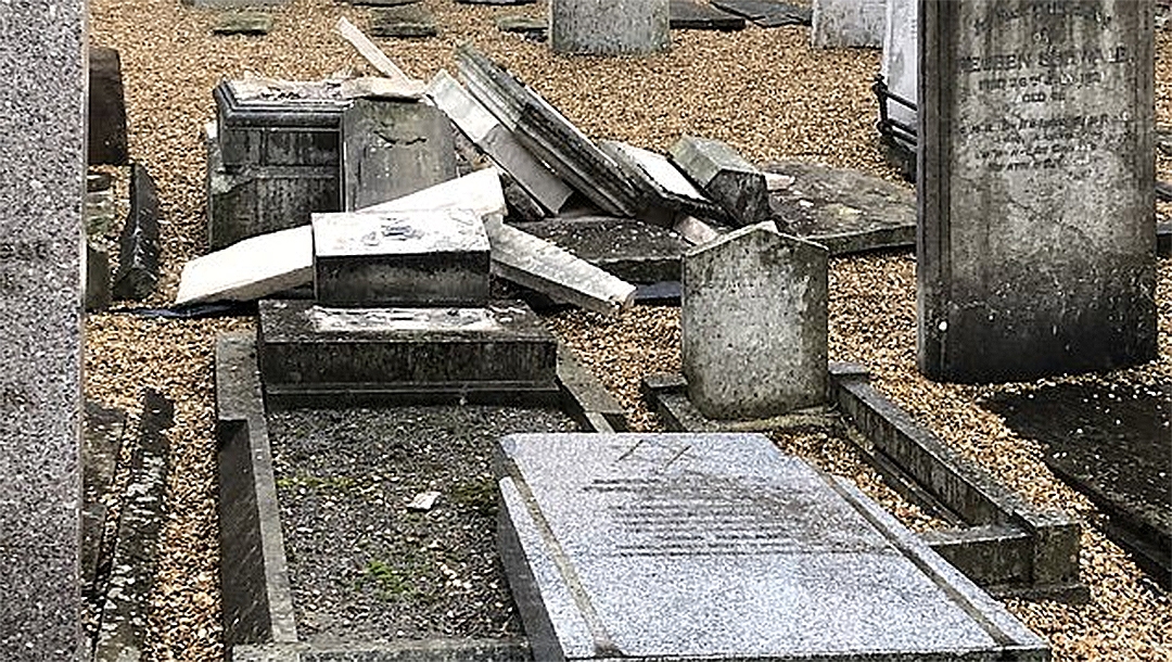 The aftermath of vandalism at the Jewish cemetery of Rochester, the United Kingdom in late September 2019. (Dalia Halpern-Matthews)