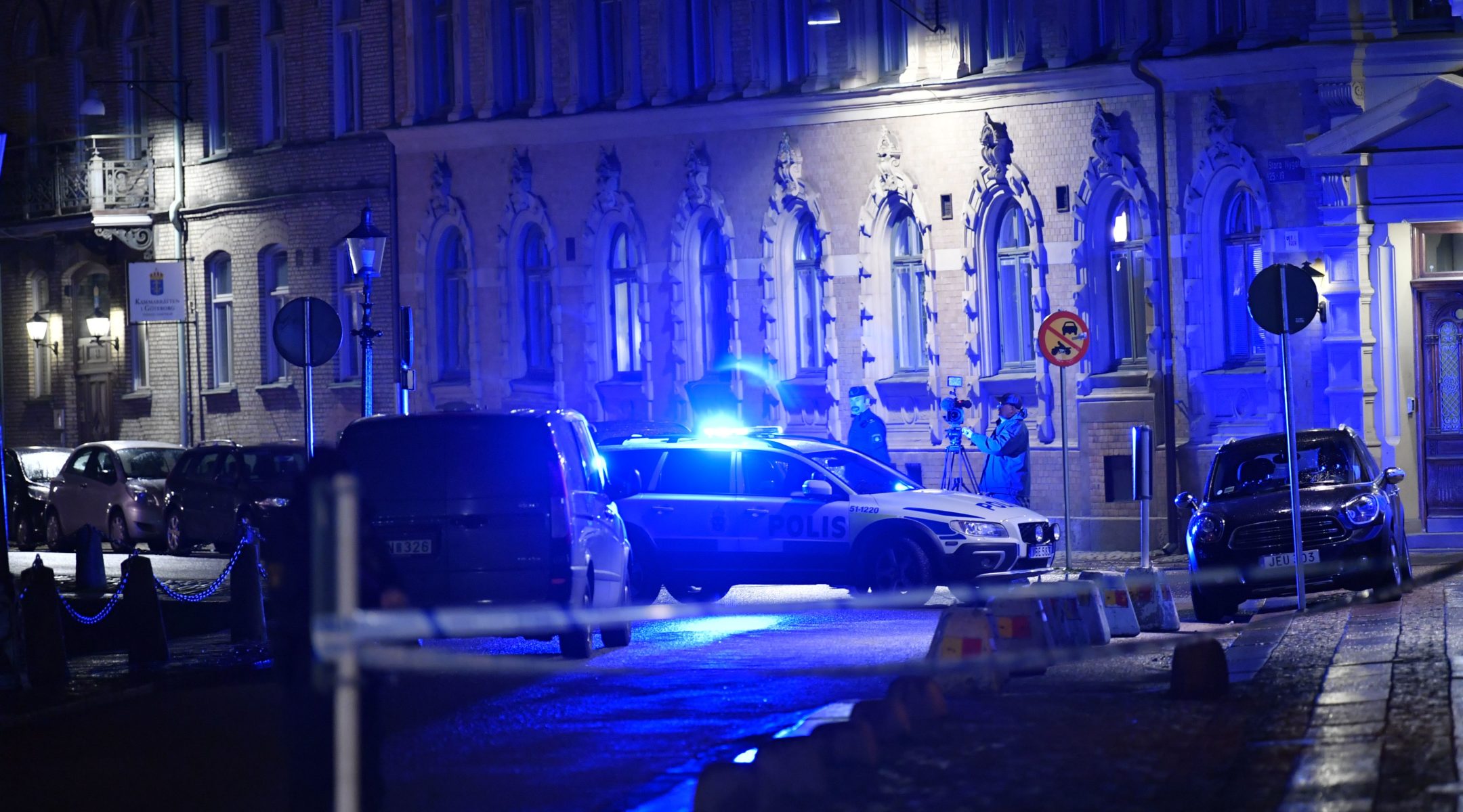 Police arrive after a synagogue was attacked in Gothenburg, Sweden, late Dec. 9, 2017. (Adam Ihse/AFP/Getty Images)
