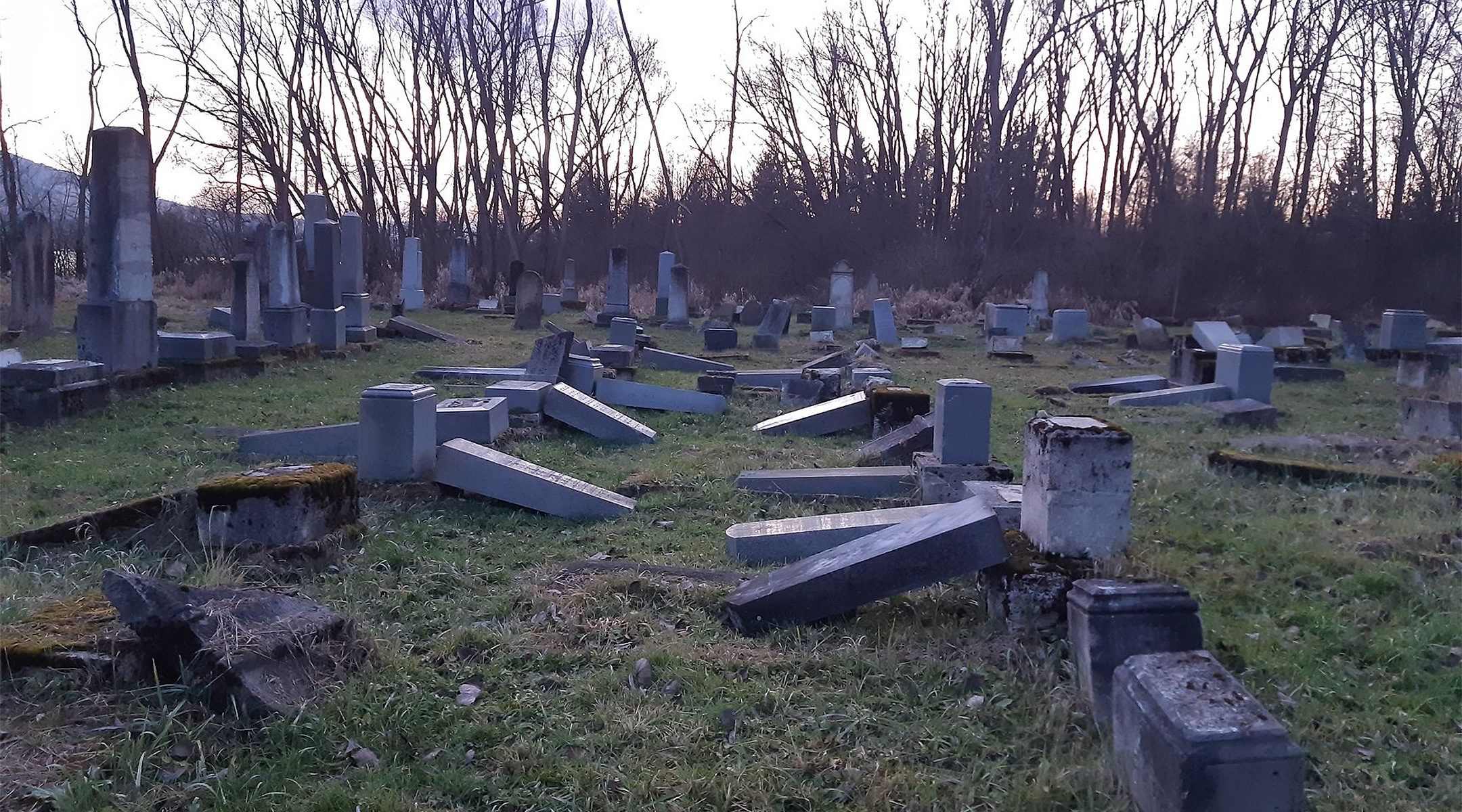 The aftermath of vandalism at the ancient Jewish cemetery of Námestovo, Slovakia in December 2019. (Courtesy of ZCN)