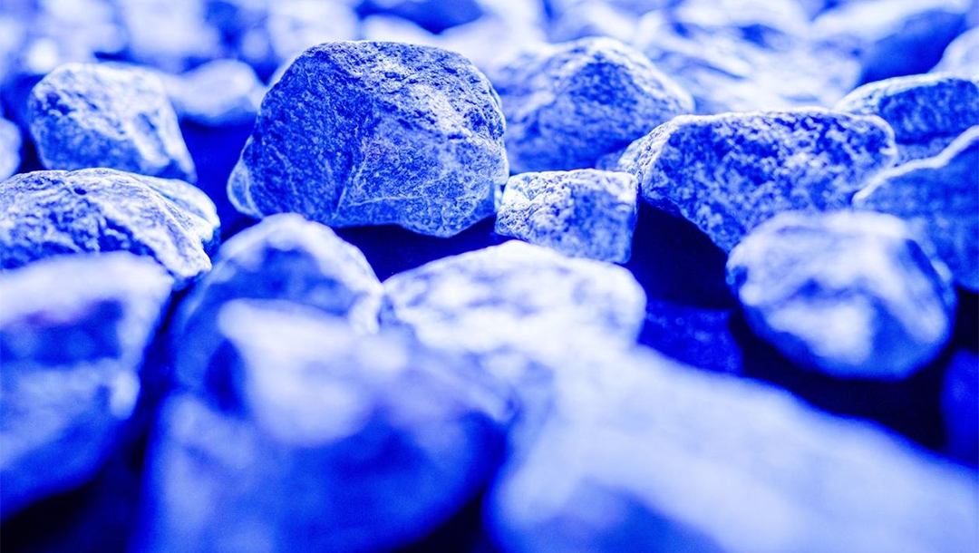 Stones glowing in the "Light of Life" Holocaust memorial display of Daan Roosegaarde in the Netherlands. (Overijssel Viert Vrijheid)