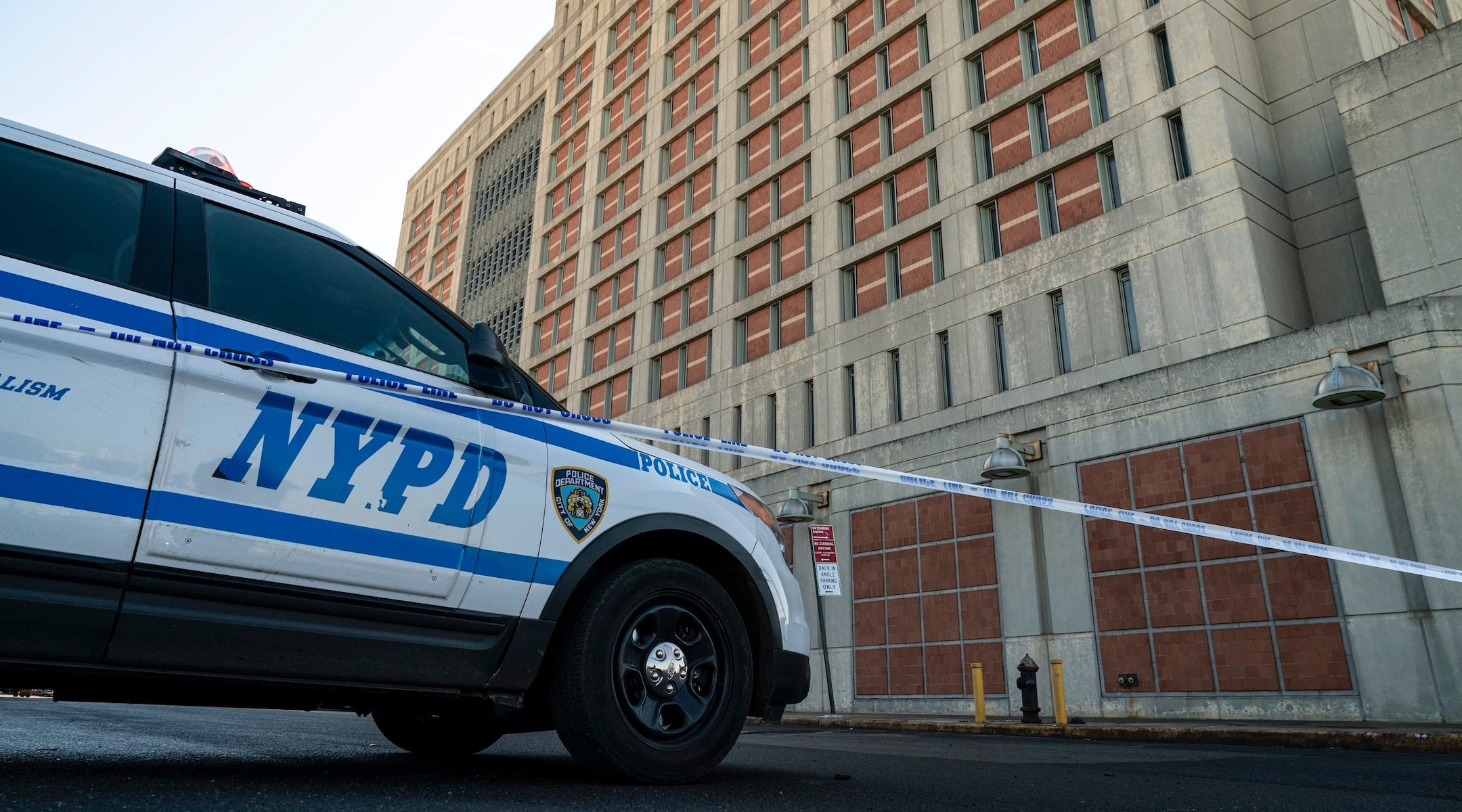 An NYPD vehicles sits outside the Metropolitan Detention Center in Brooklyn on February 4, 2019. (Drew Angerer/Getty Images)