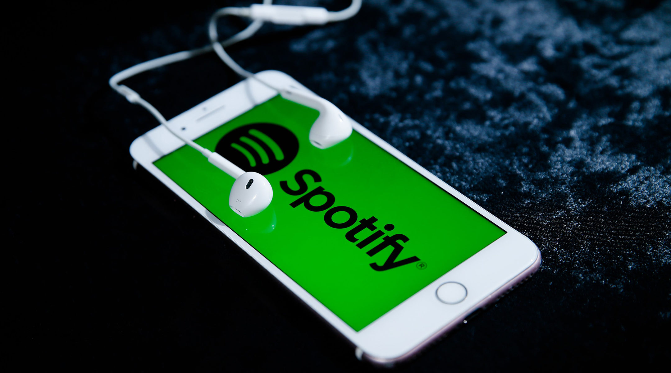 A cellphone displaying the Spotify logo. (Mahmut Serdar Alakus/Anadolu Agency/Getty Images)