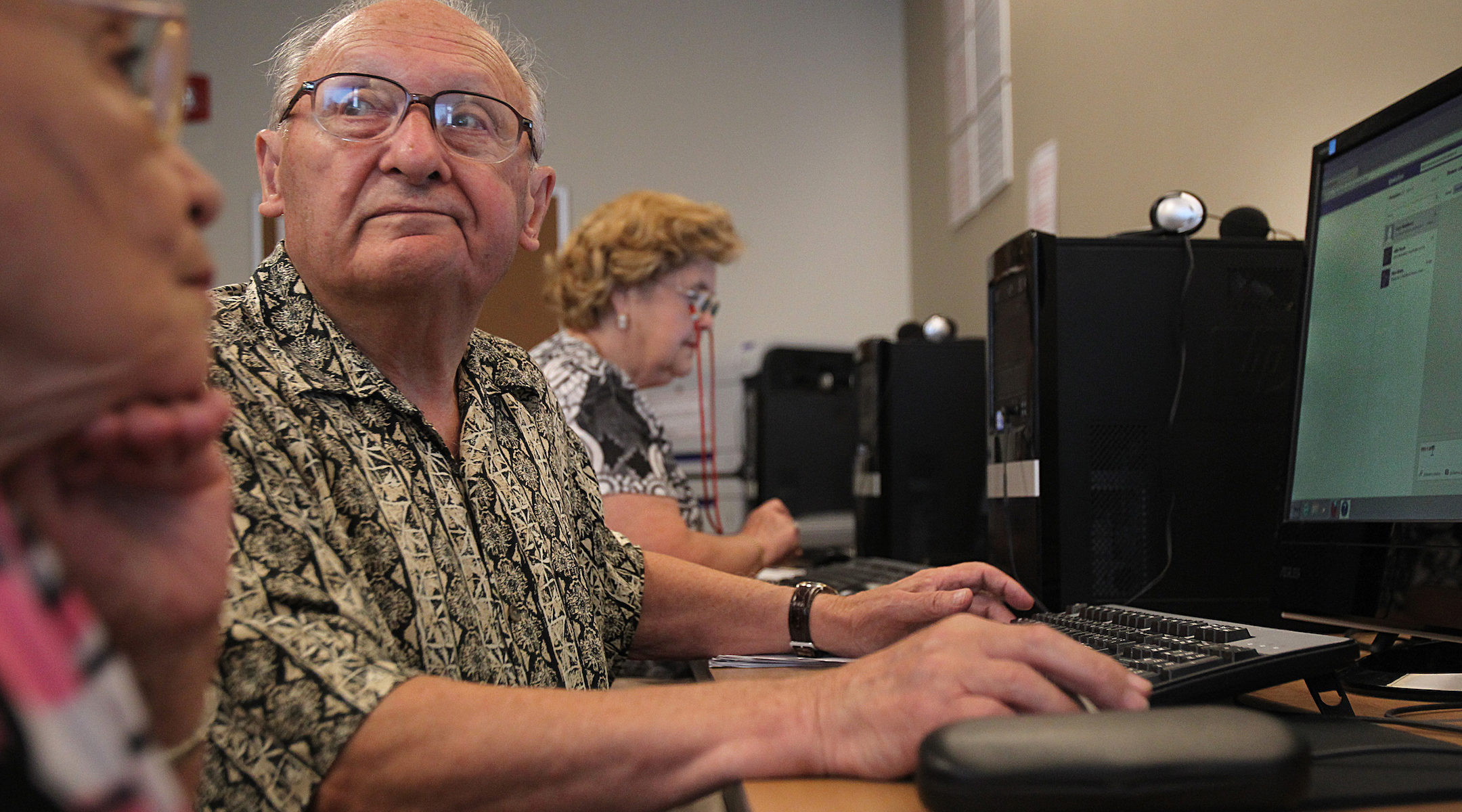 A class for elderly residents to learn Facebook at the Jewish Community Housing for the Elderly in Massachusetts. (Suzanne Kreiter/Getty Images)