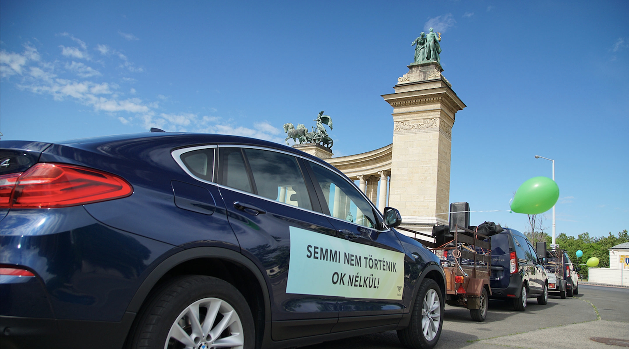 Drivers celebrating Lag B'Omer at a festive convoy through the Hungarian capital on May 12, 2020. (Andras D. Toth)