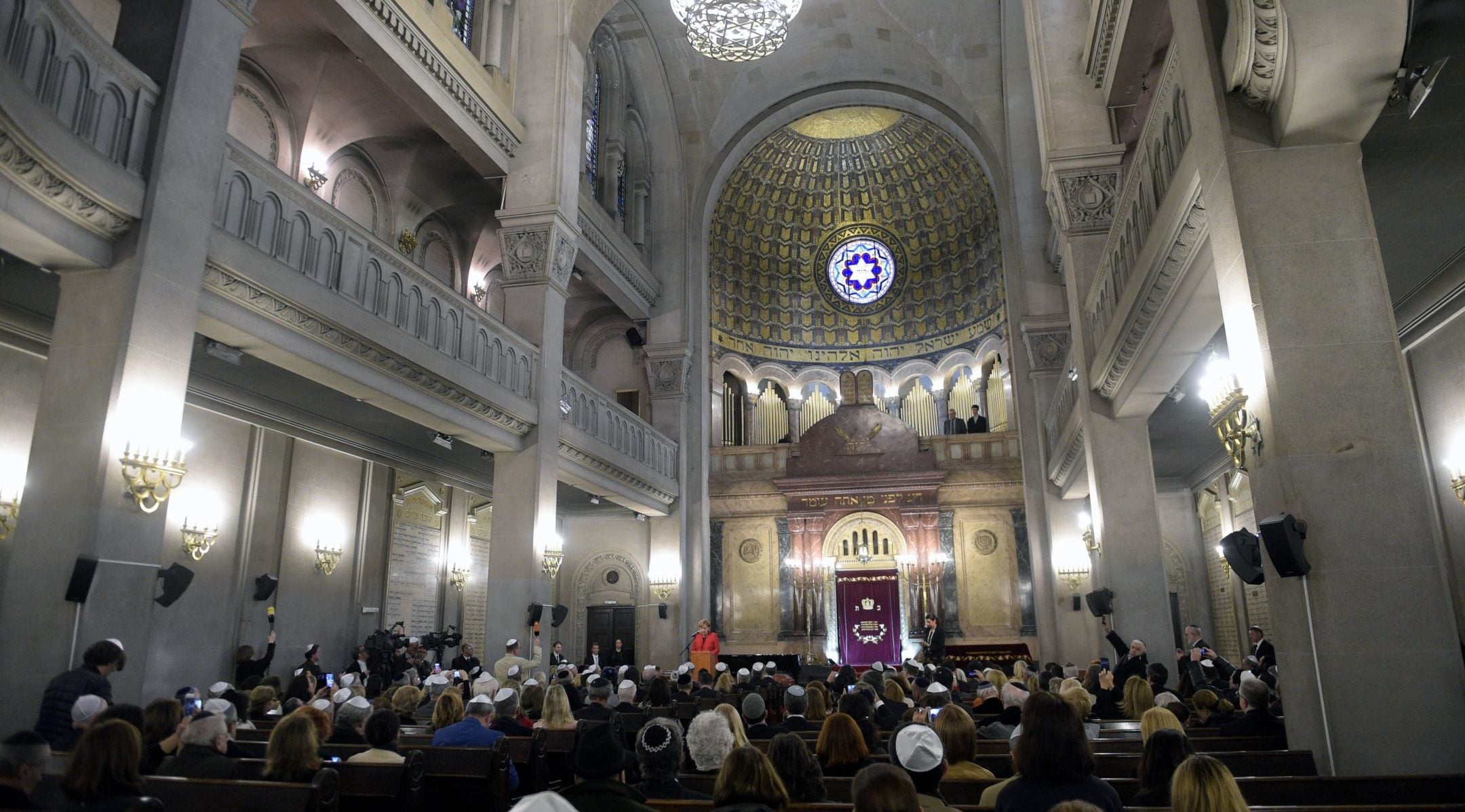 Buenos Aires synagogues get OK to stream services Jewish Telegraphic Agency Buenos Aires synagogues get OK to stream services Jewish Telegraphic Agency