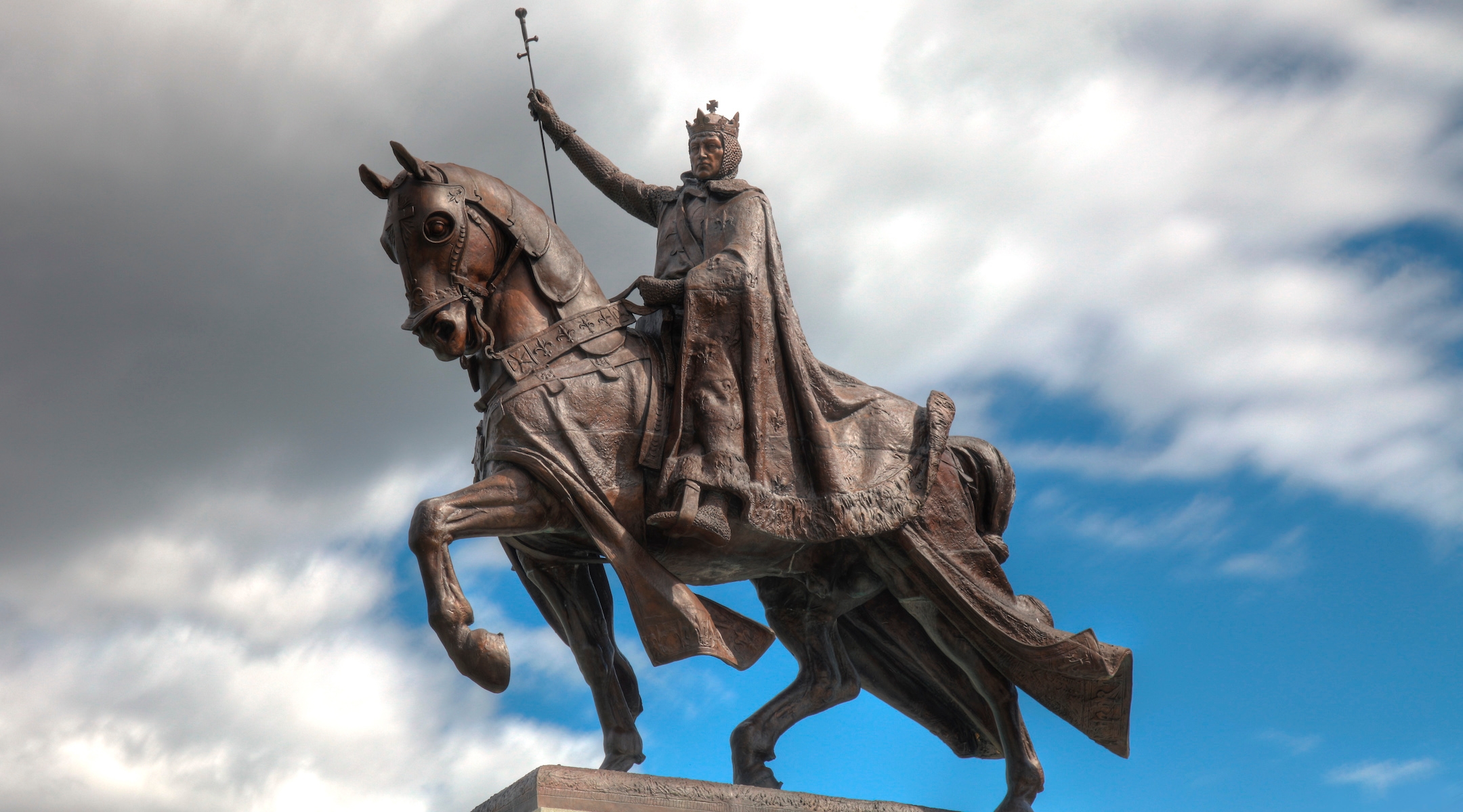 The Apotheosis of St. Louis, which stands in front of the St. Louis Art Museum in the city's largest park, memorializes the city's namesake, who persecuted Jews. (Wikimedia Commons)