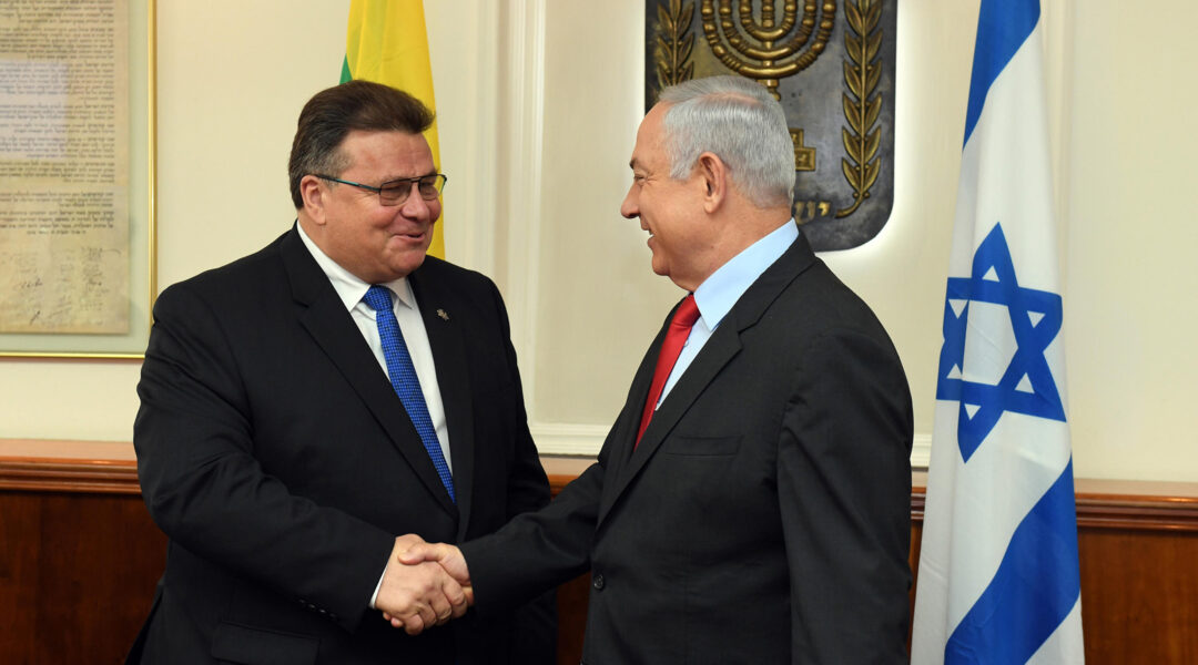 Israeli Prime Minister Benjamin Netanyahu meets Lithuanian Foreign Minister Linas Antanas Linkevičius in Jerusalem, Israel on Sept. 4, 2017. (Haim Zach/GPO)