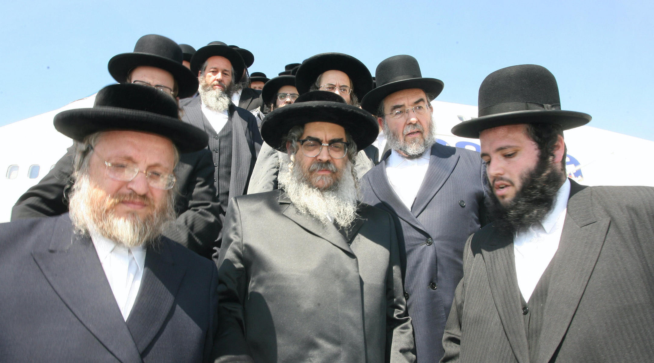 Group arrives. Yahudi. Еврей для фотомонтажа. Rabbi фото. Синего и раввин.