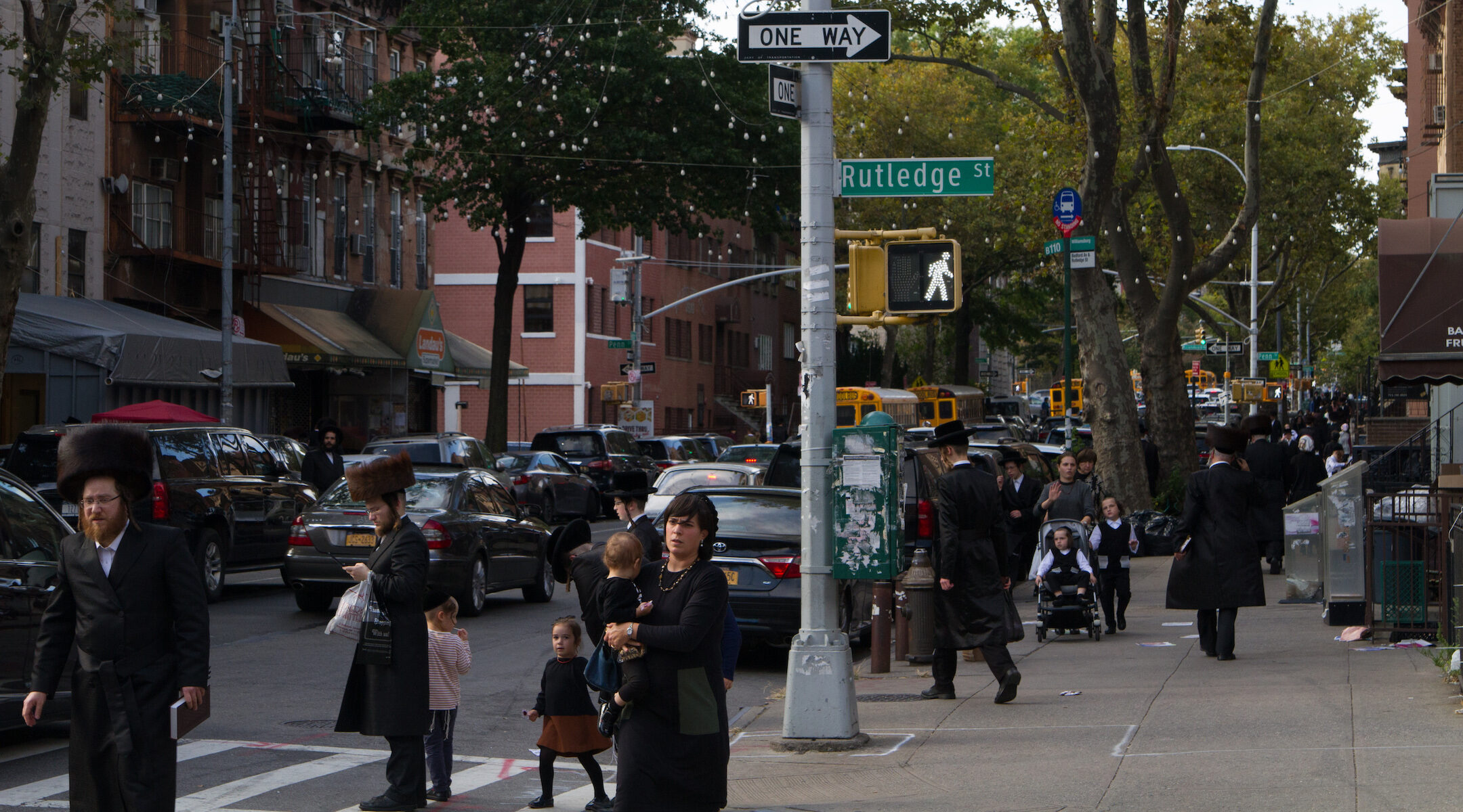 In Brooklyns Hipster Williamsburg Neighborhood Hasidic Jews Are The