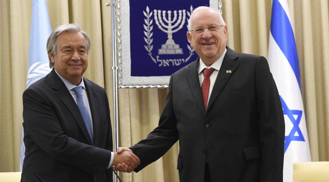 Reuven Rivlin and Antonio Guterres, left, meet in Jerusalem, Israel on Aug. 28, 2017. (Amos Ben Gershom/GPO)