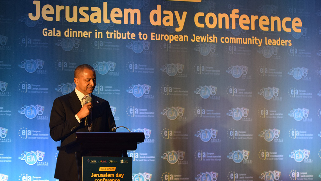 Moises Katumbi speaks at the European Jewish Association's Jerusalem Day gala in Brussels, Belgium on June 4, 2016. (Courtesy of the European Jewish Association.)