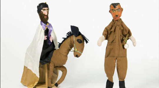 Puppets of Mordechai and Hitler made by Nechama Mayer-Hirsch in 1951. (Courtesy of the Jewish Historical Museum of Amsterdam)
