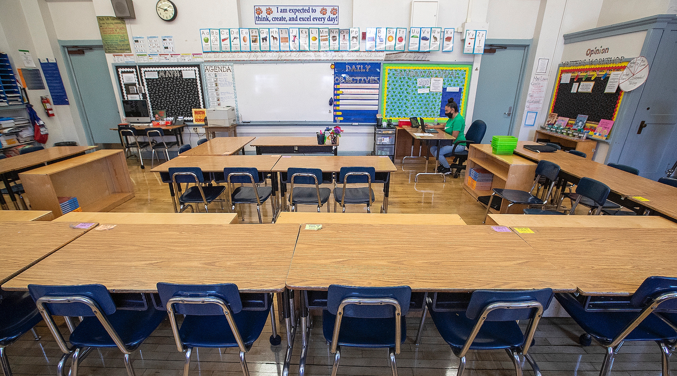 Fifth grade teacher Gladys Alvarez talks to her students remotely from their Los Angeles classroom in August 2020. (Mel Melcon/Los Angeles Times via Getty Images)