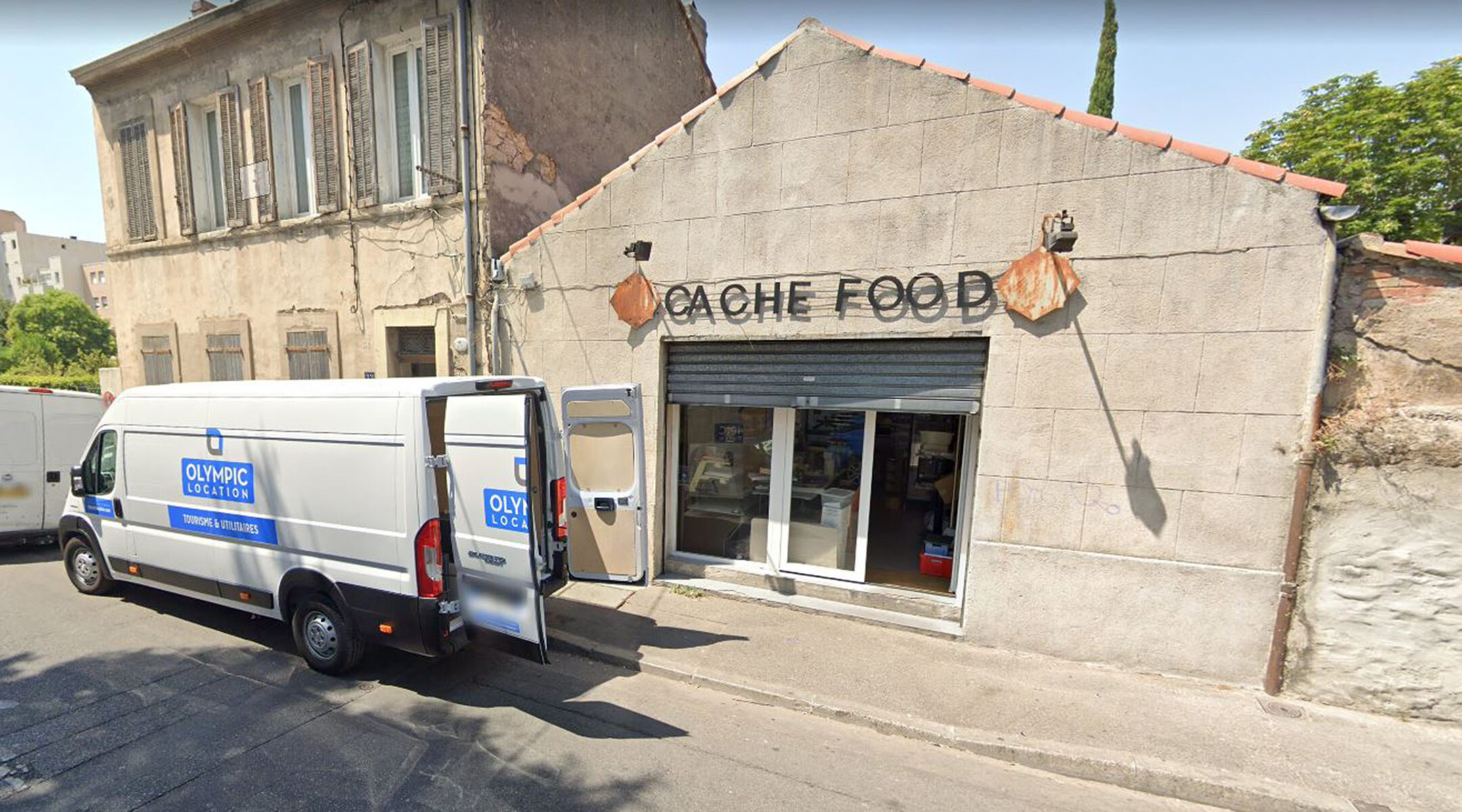 The entrance to the Cache Food kosher eatery and bakery in MArseille, France. (Google Maps)