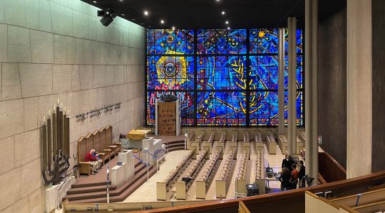 Chicago Loop Synagogue sanctuary
