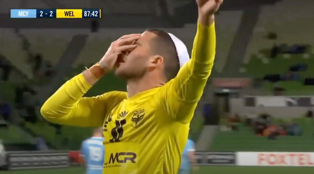 Tomer Hemed celebrates a goal with a kippah.