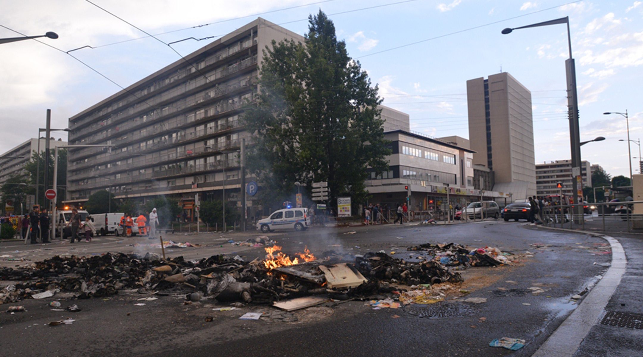 A fire burns in Sarcelles, France following a rally that turned into a riot by pro-Palestinian rioters on July 20, 2014. (Cnaan Liphshiz)