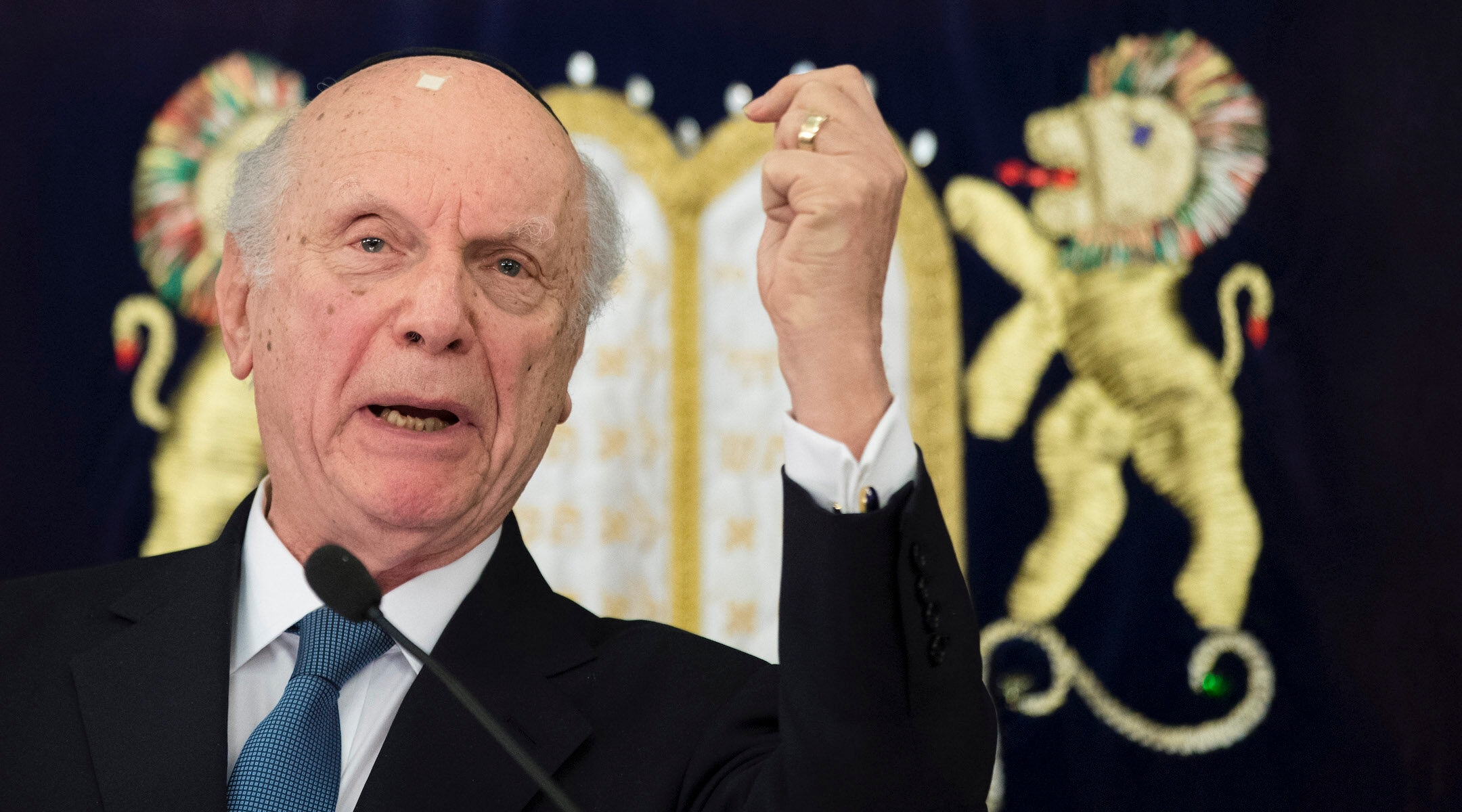 rabbi arthur schneier