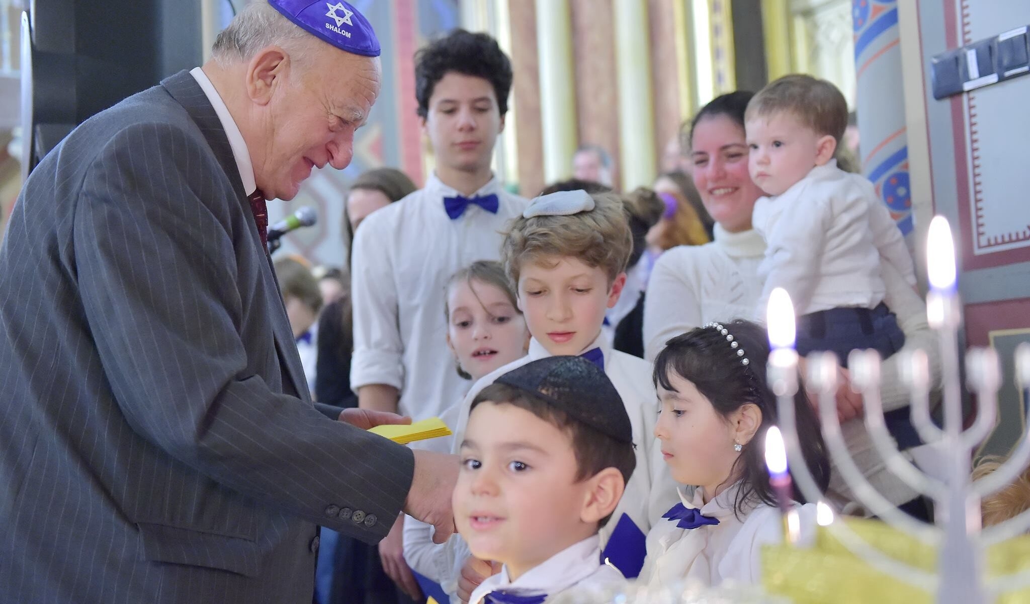 Aurel Vainer with children