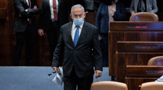 Benjamin Netanyahu in mask