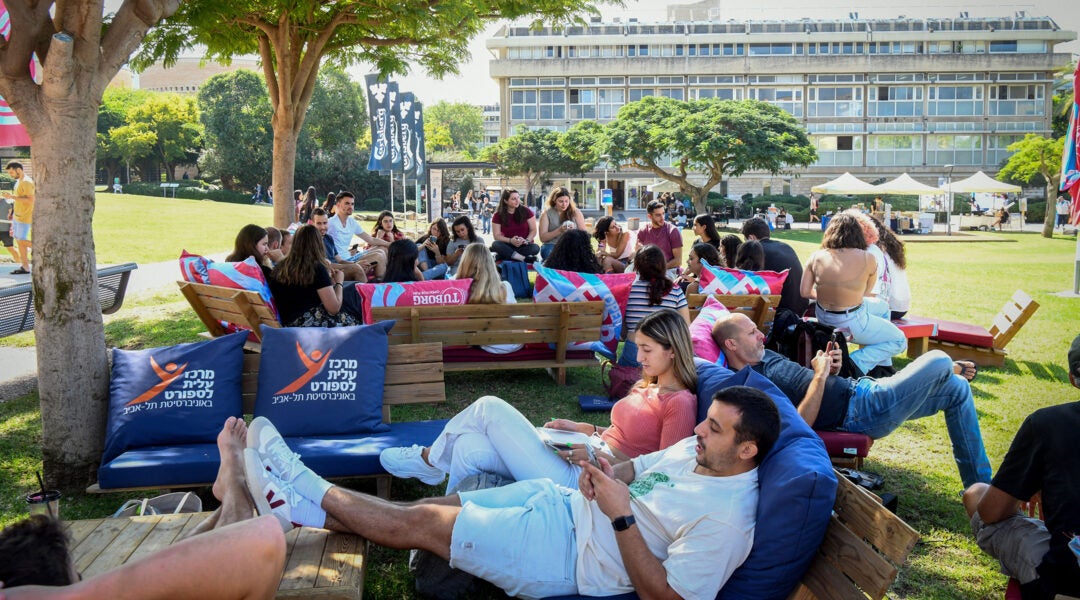 Students at Tel Aviv University.