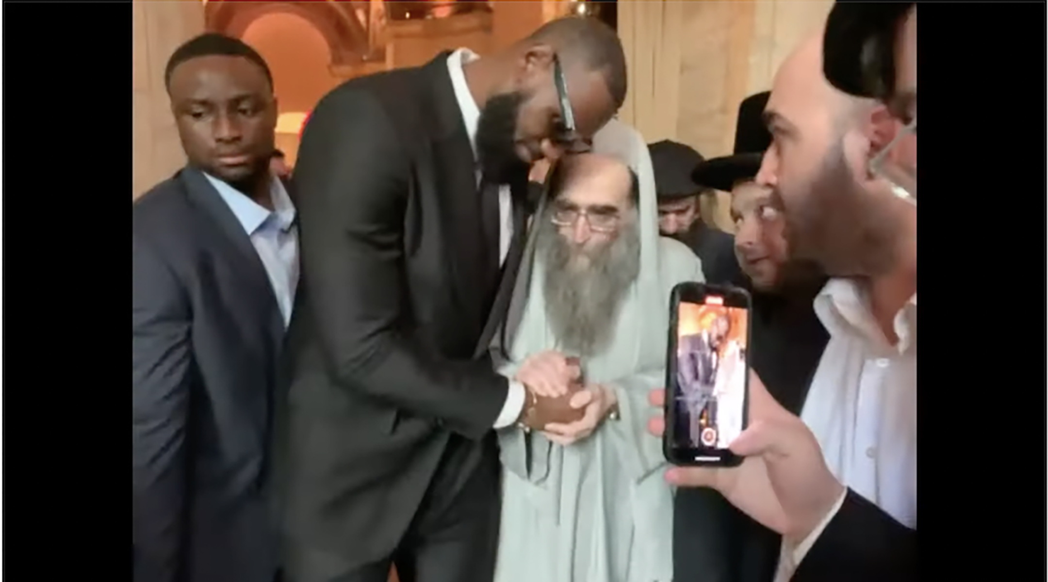 LeBron James attends Jewish NYC wedding — holding hands with a notorious rabbi