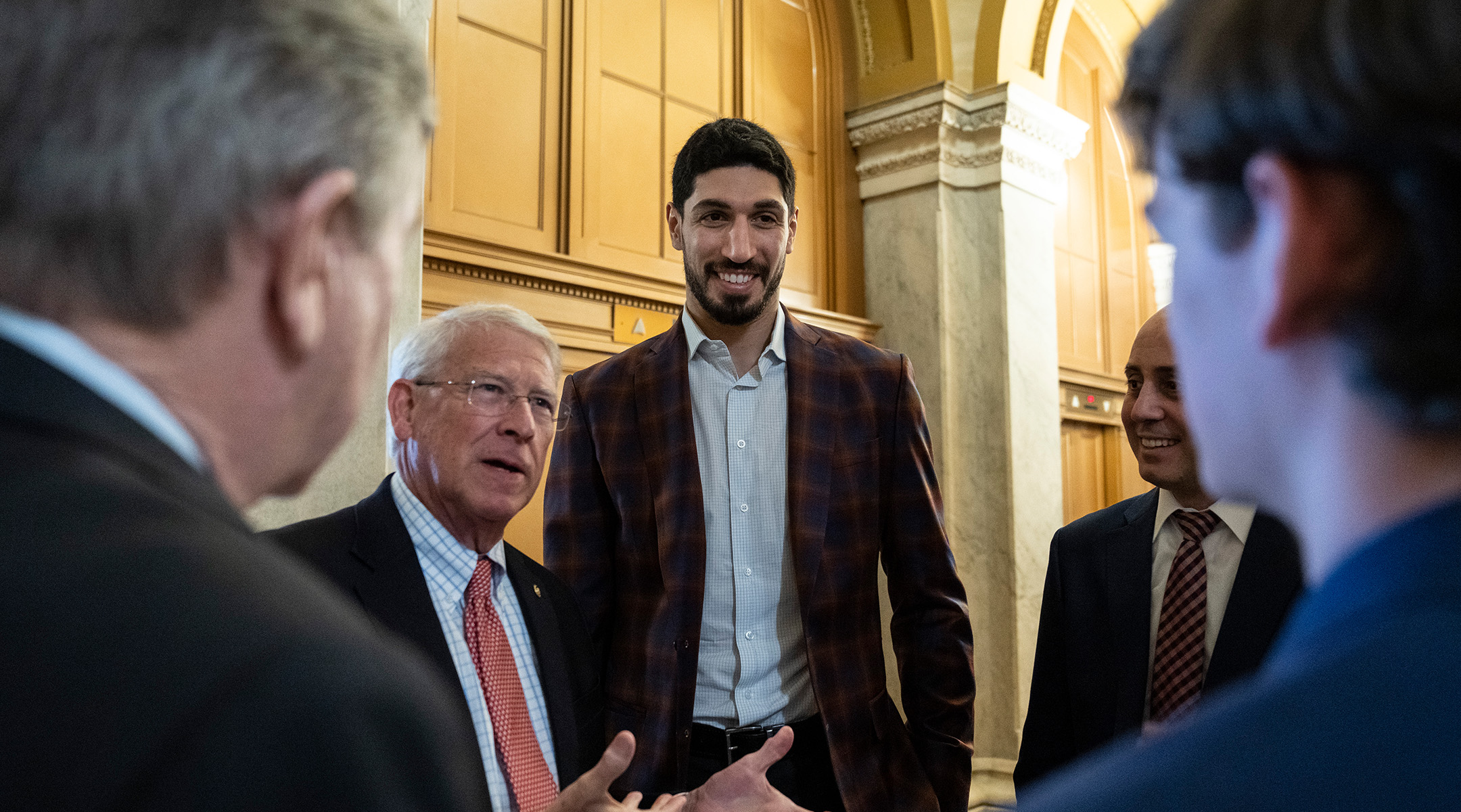 Enes Kanter with politicians