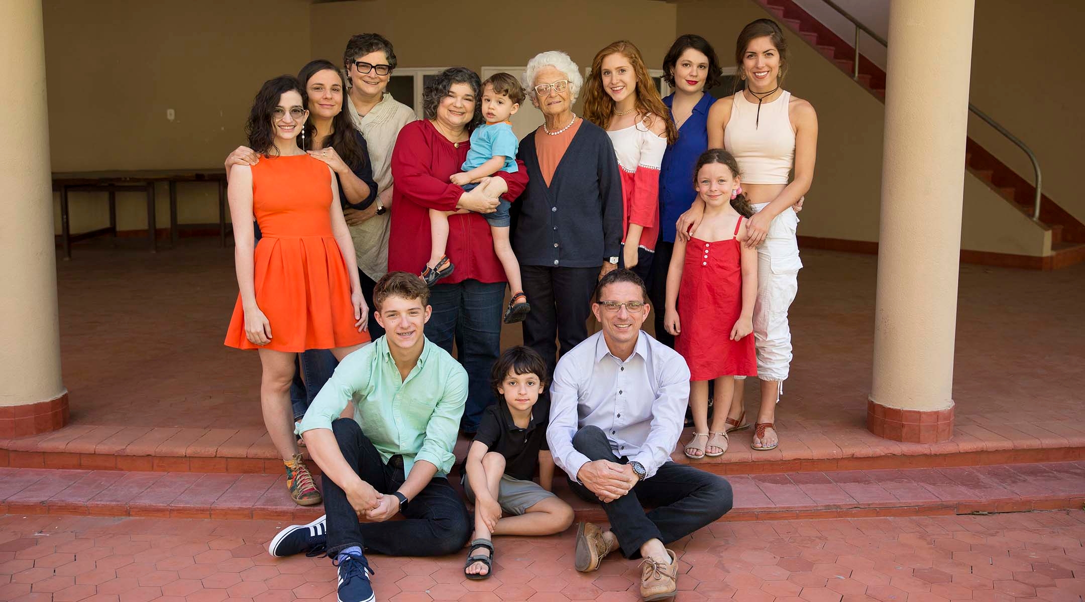 Nora Ronai and family.