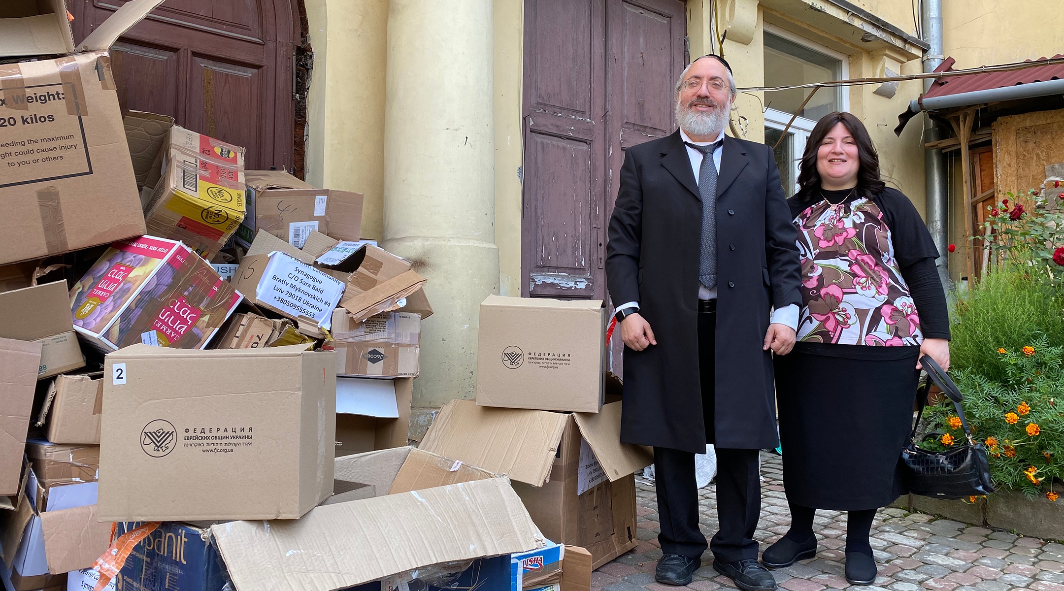 Rabbi Mordechai Bald and Sara Bald.