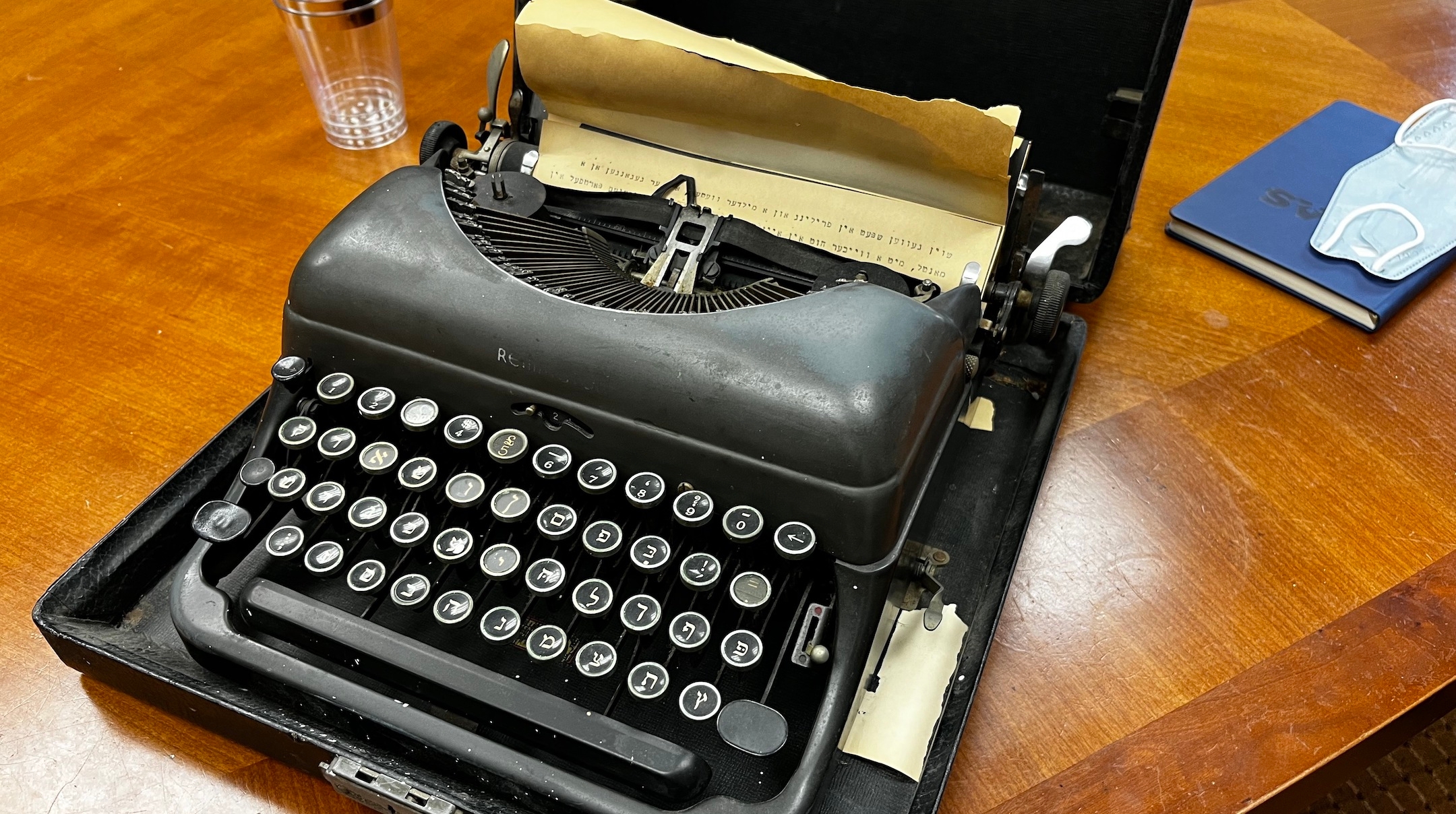 Chaim Grade’s typewriter, preserved in the condition it was found when the Yiddish author died in 1982, contains what are apparently the last lines he ever wrote. (New York Jewish Week)