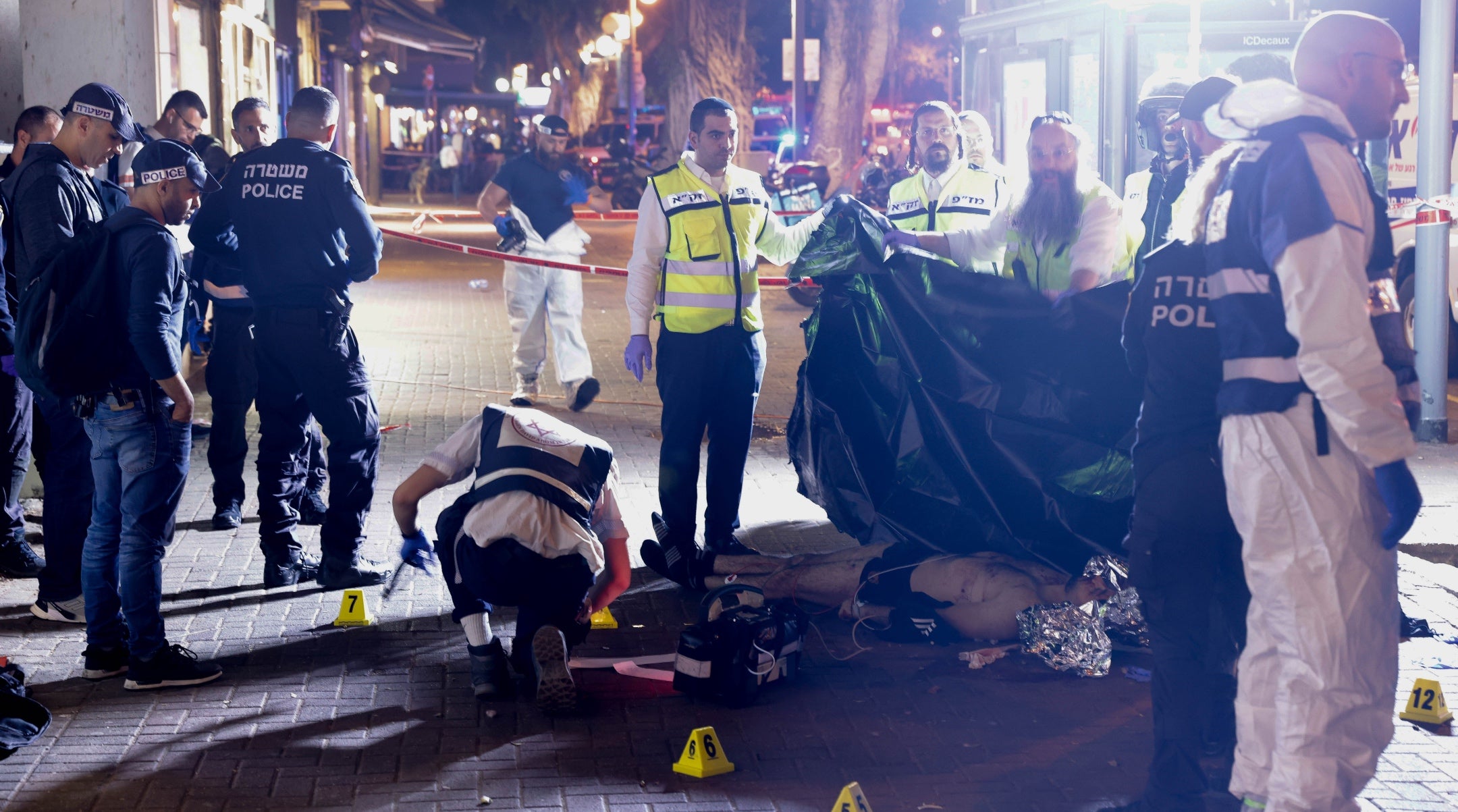 Gunman wounds 3 at Tel Aviv cafe, is killed by police