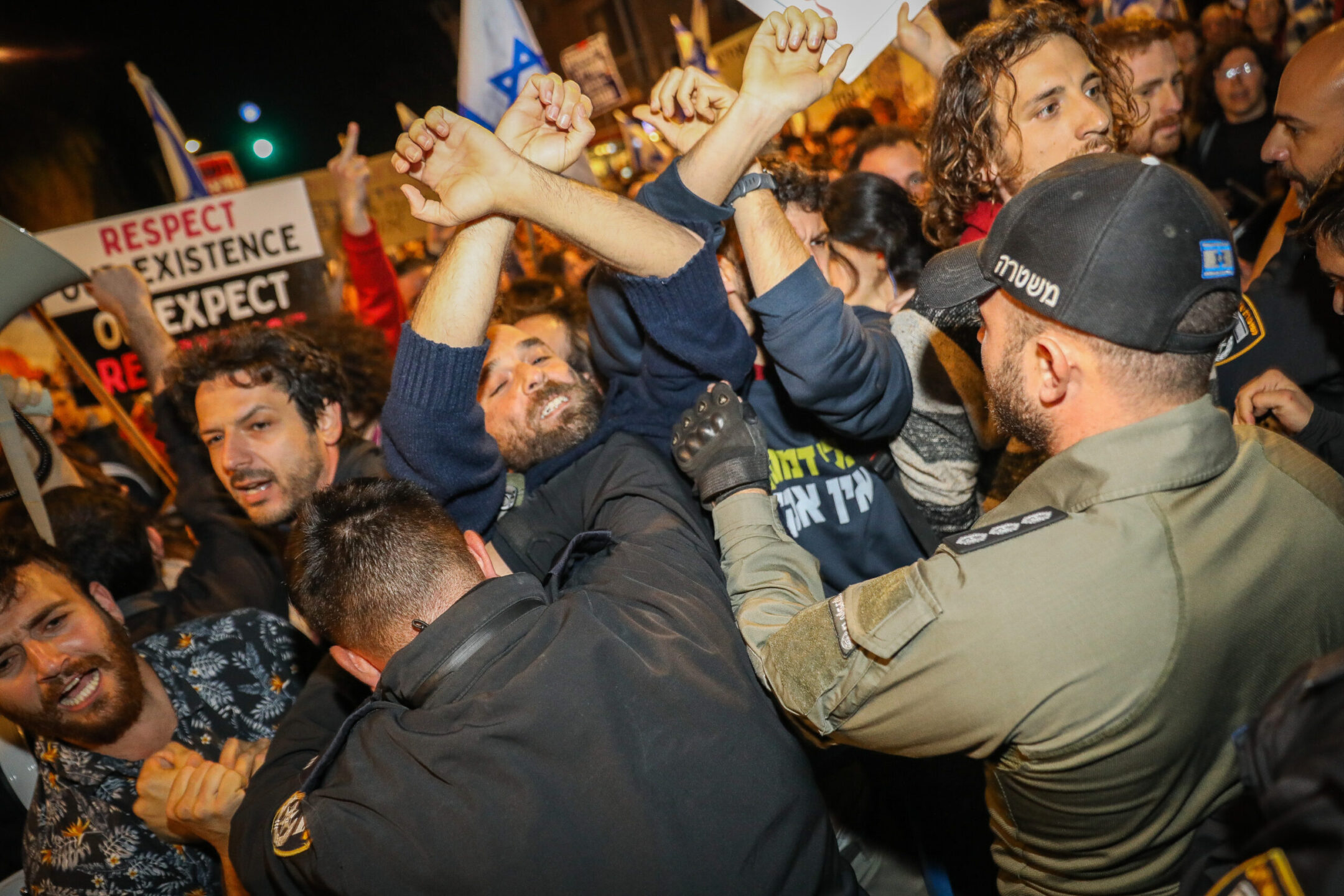 Новости израиля ютуб. Протесты в Израиле 2023. Стычки между полицией и.
