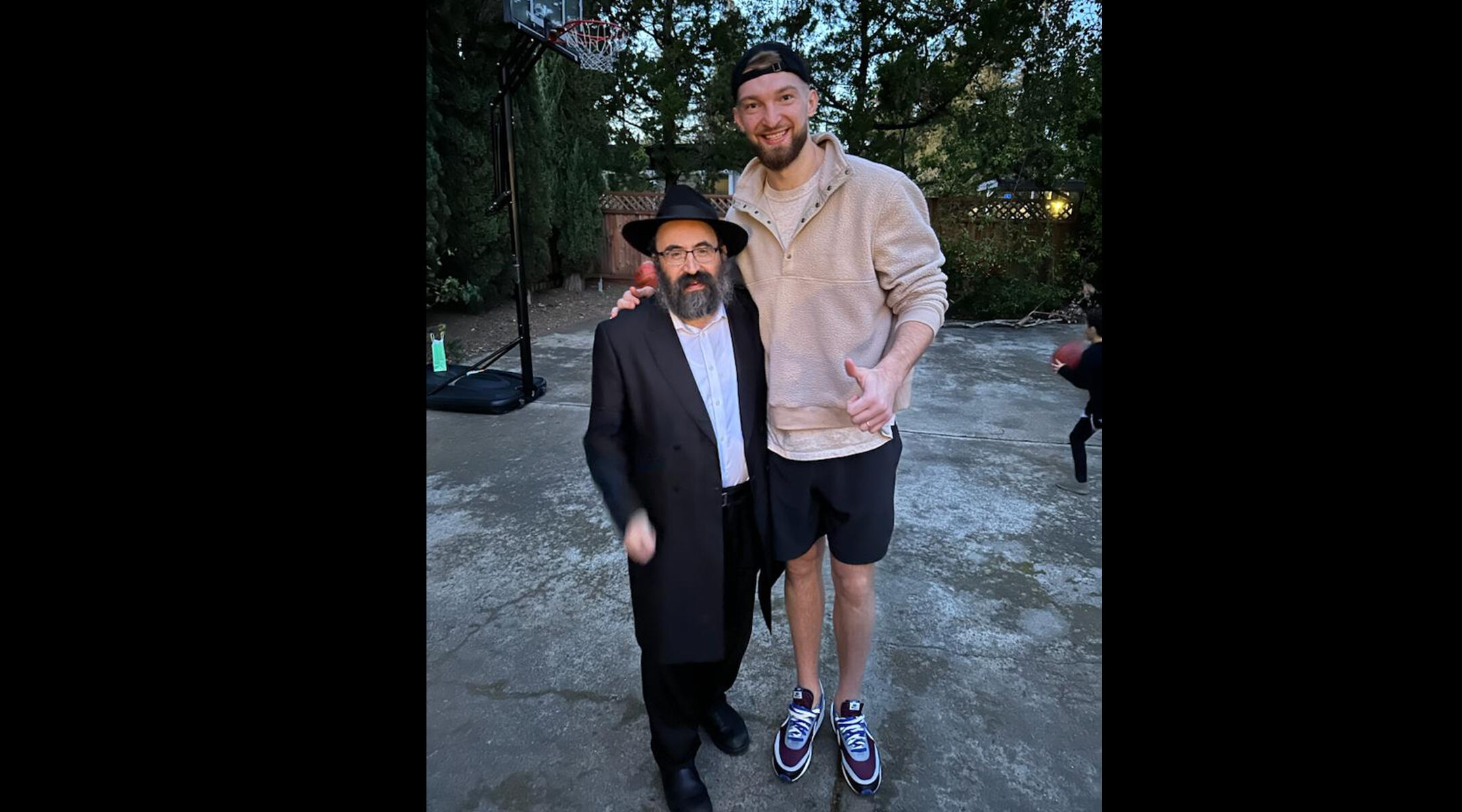 Rabbi Mendy Cohen and Domantas Sabonis