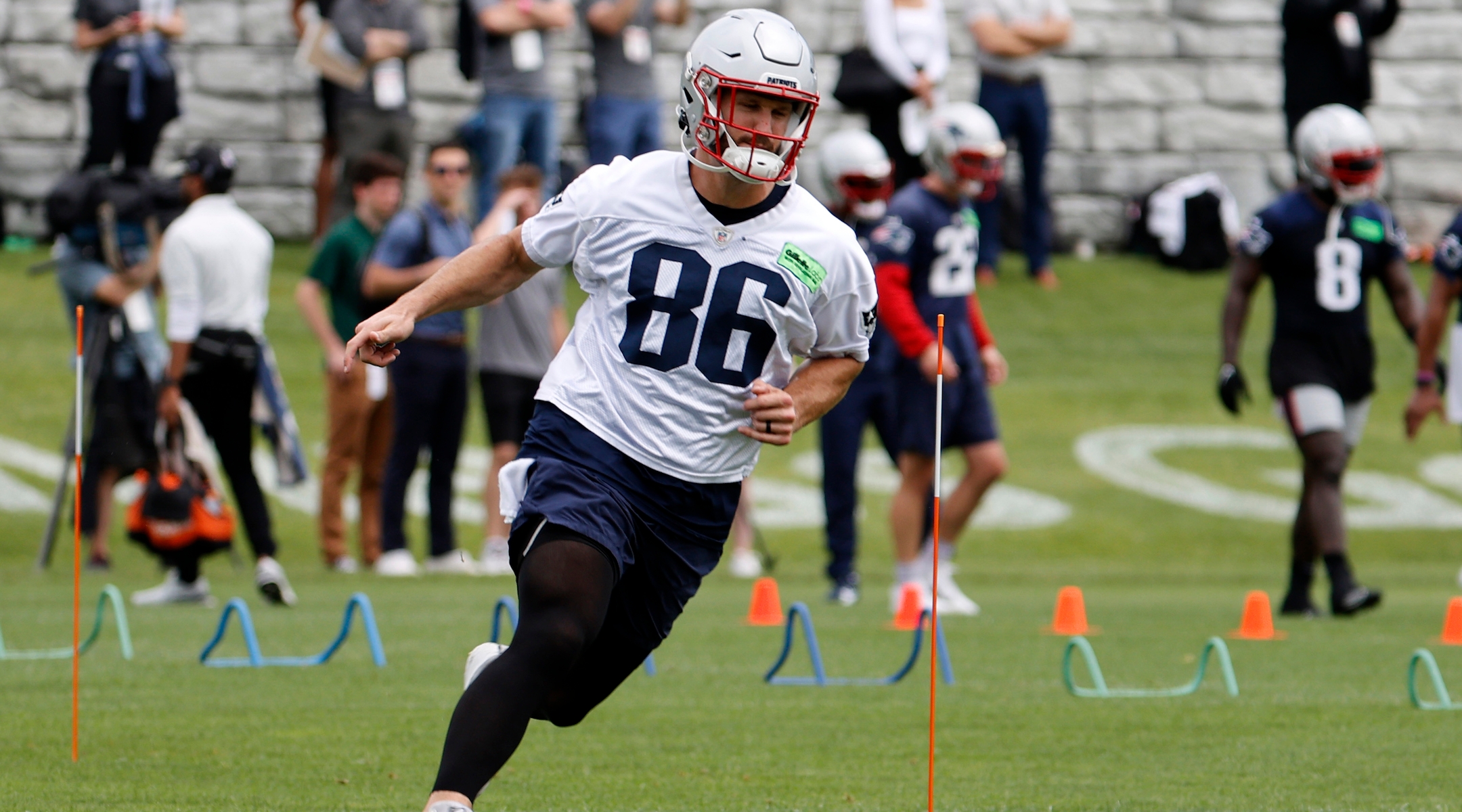 Anthony Firkser during New England Patriots minicamp at the Patriots Practice Facility at Gillette Stadium in Foxborough, Mass., June 13, 2023. (Fred Kfoury III/Icon Sportswire via Getty Images)