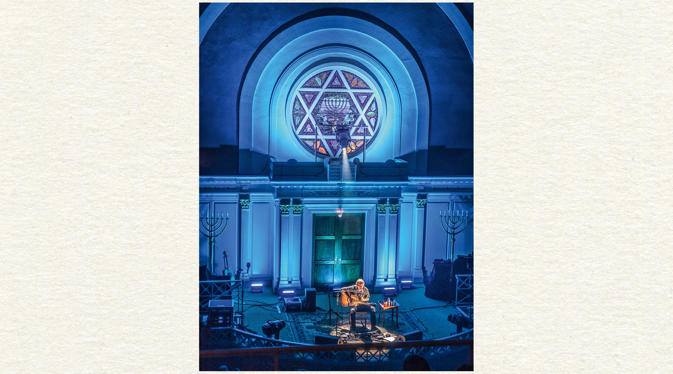 Phish frontman Trey Anastasio performs at the Sixth and I synagogue in Washington, D.C., in 2018. (Andrea Nusinov)