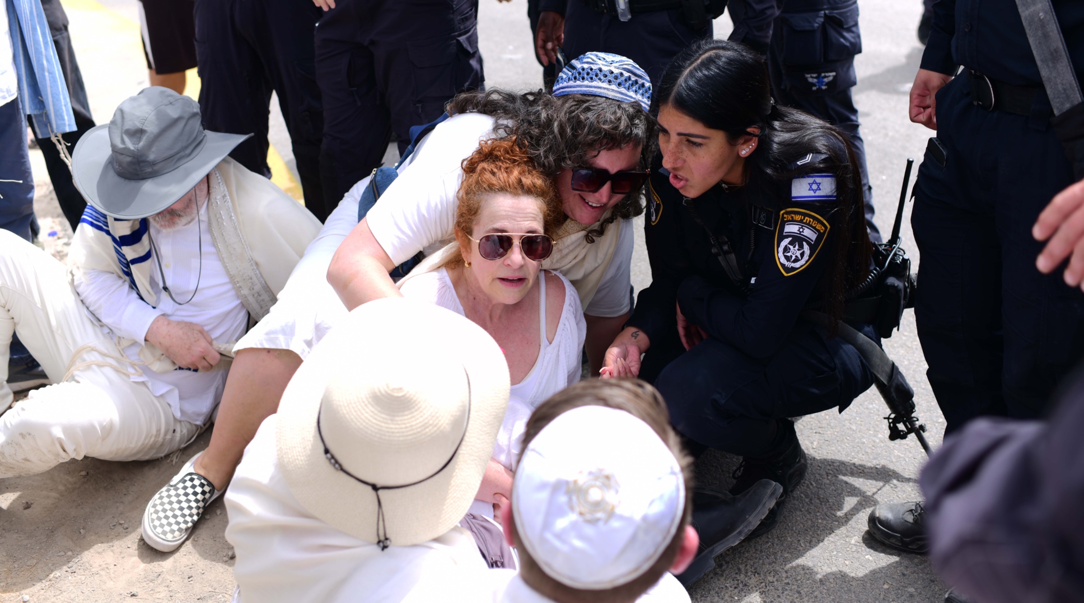 Israeli police arrest author Ayelet Waldman and 6 others in Gaza border protest