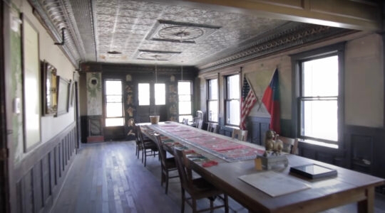 An empty table as part of a museum exhibit