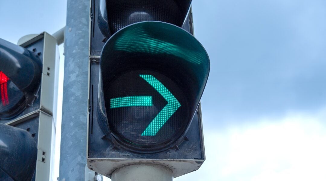 Traffic light with green right turn arrow