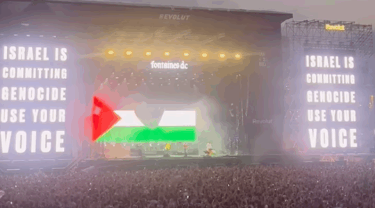 A photo of the stage of Fonatines DC at Primavera Sound.