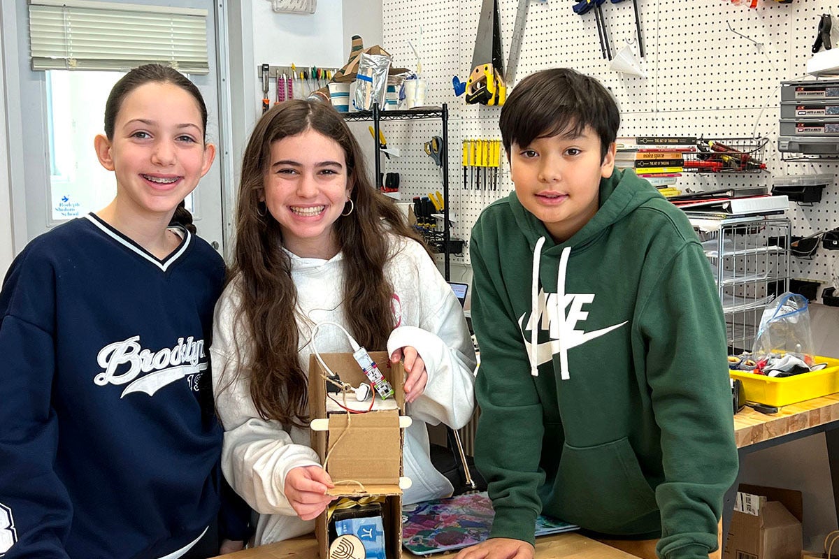 Students at Jewish day school